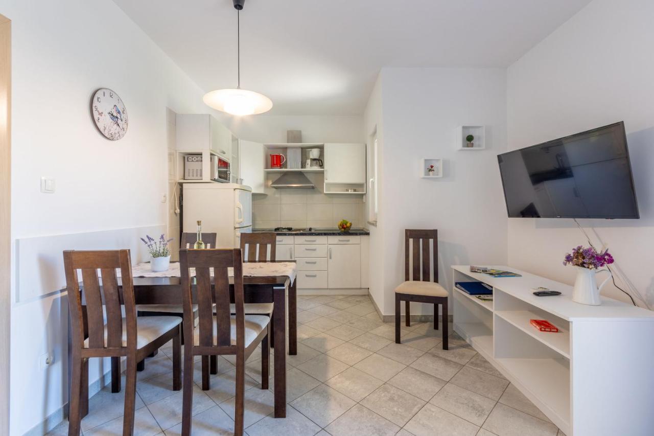 Apartments Vesna Малинска Экстерьер фото
