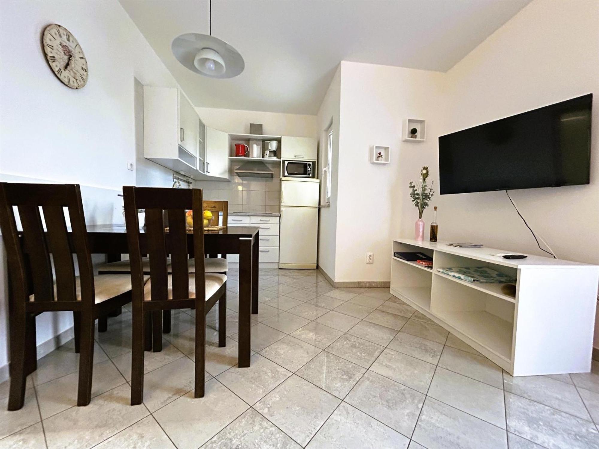 Apartments Vesna Малинска Экстерьер фото